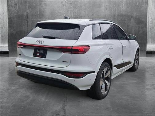 2025 Audi Q6 e-tron Premium Plus quattro