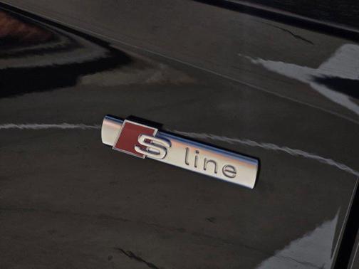 2022 Audi Q5 45 S line Premium