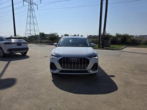 2025 Audi Q3 Premium 45 TFSI S line quattro Tiptronic