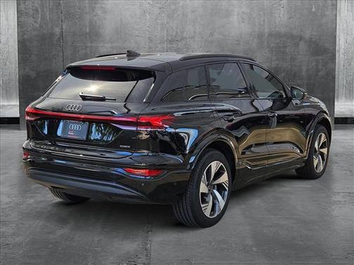 2025 Audi Q6 e-tron Premium Plus quattro