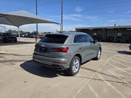 2025 Audi Q3 Premium 45 TFSI S line quattro Tiptronic