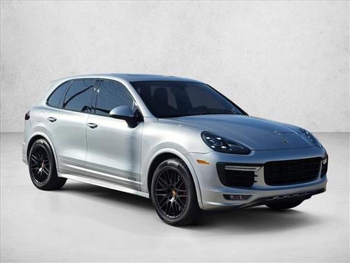 2016 Porsche Cayenne GTS