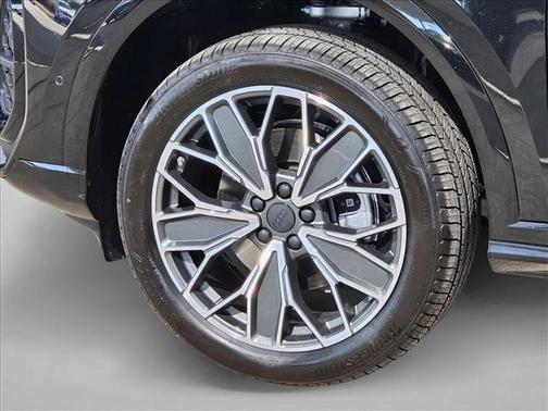 Mythos Black Metallic 2026 Audi Q5 Premium Plus TFSI quattro S tronic