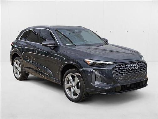 Tambora Gray Metallic 2025 Audi Q5 Premium Plus TFSI quattro S tronic