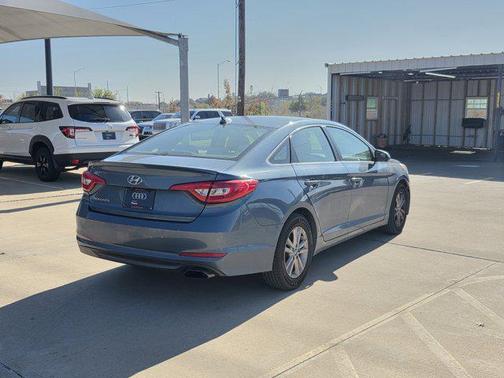 2016 Hyundai SONATA SE