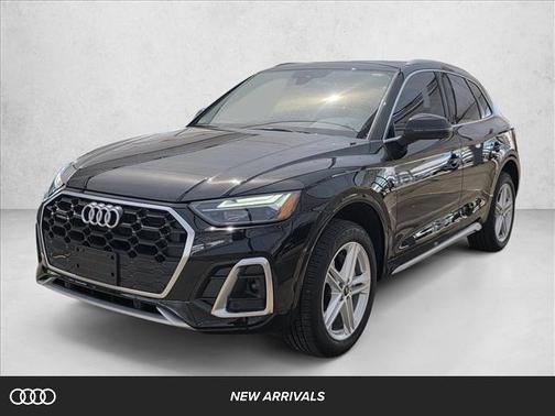 Mythos Black Metallic 2023 Audi Q5 55 S line Premium