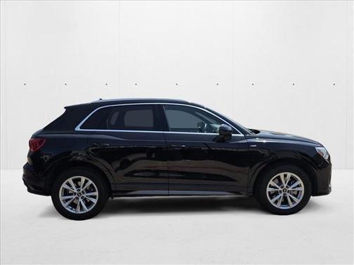 2023 Audi Q3 Premium 45 TFSI S line quattro Tiptronic