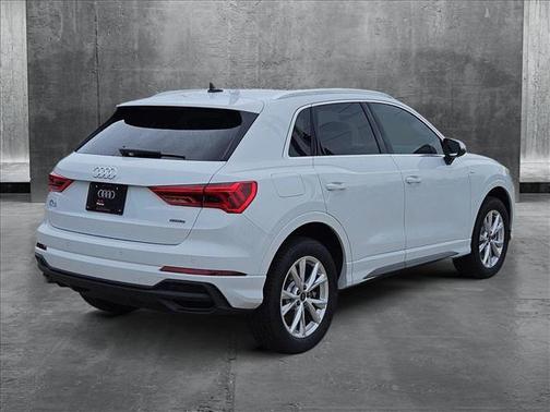 2025 Audi Q3 Premium 45 TFSI S line quattro Tiptronic