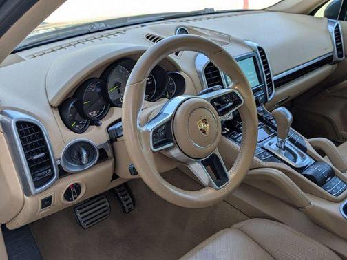 2016 Porsche Cayenne S