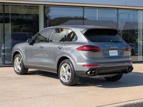 2016 Porsche Cayenne S