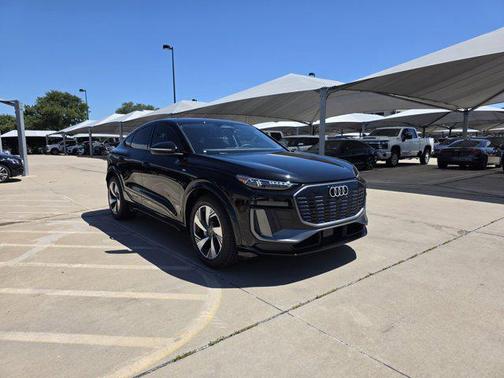 2025 Audi Q6 e-tron Prestige