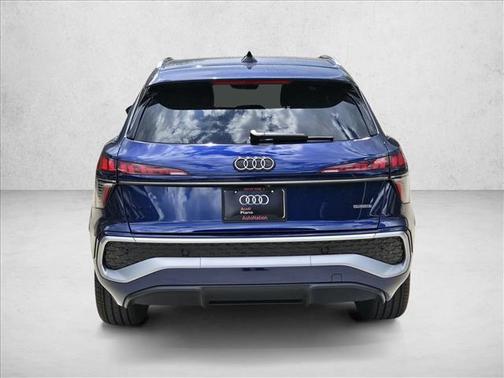 Navarra Blue Metallic 2026 Audi Q3 TFSI quattro S tronic