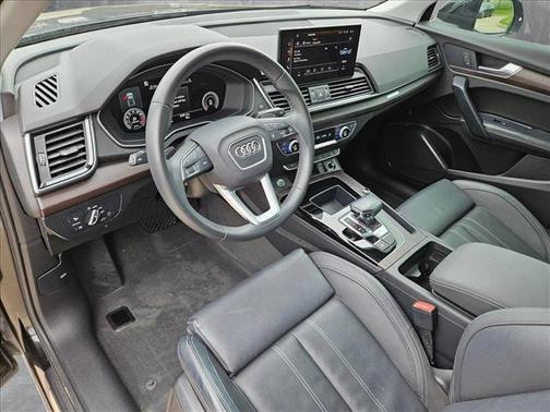 2022 Audi Q5 45 S line Premium Plus