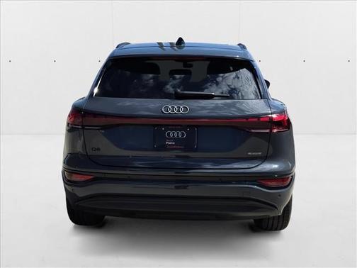 2025 Audi Q6 e-tron Premium quattro