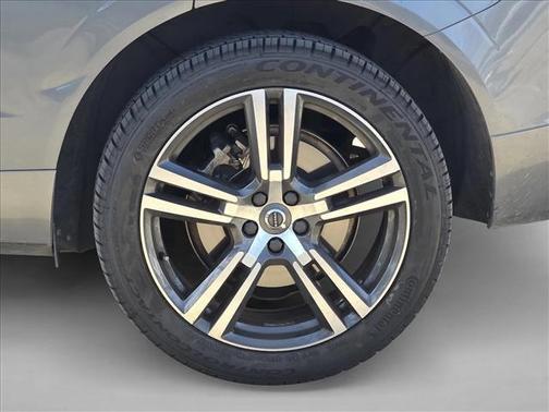 2018 Volvo XC60 T6 Momentum
