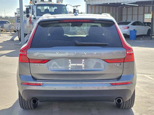 2018 Volvo XC60 T6 Momentum