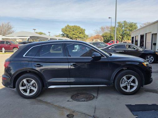 2022 Audi Q5 40 Premium
