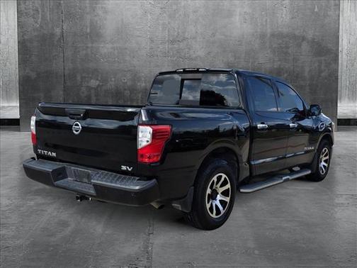 2017 Nissan Titan SV
