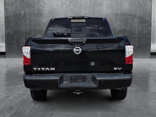 2017 Nissan Titan SV