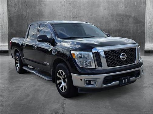 2017 Nissan Titan SV