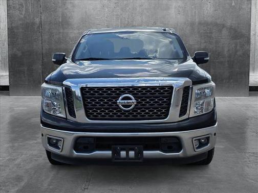 2017 Nissan Titan SV