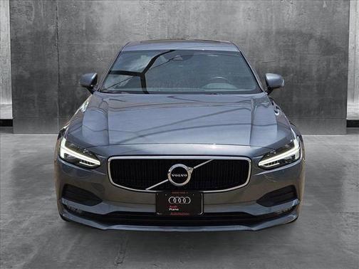 2018 Volvo S90 T5 Momentum