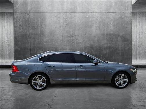 2018 Volvo S90 T5 Momentum