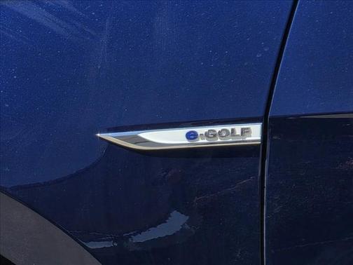 2017 Volkswagen e-Golf SE