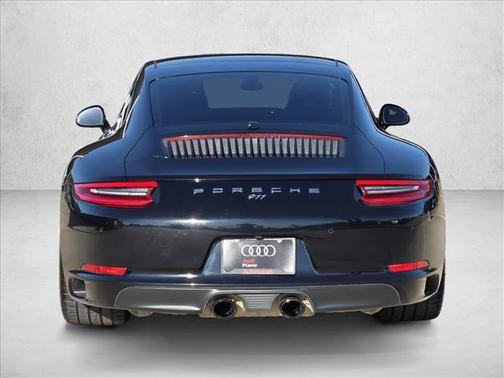 2018 Porsche 911 Carrera