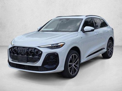 Glacier White Metallic 2026 Audi Q5 Premium Plus TFSI quattro S tronic