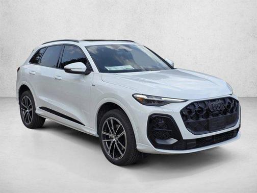 Glacier White Metallic 2026 Audi Q5 Premium Plus TFSI quattro S tronic