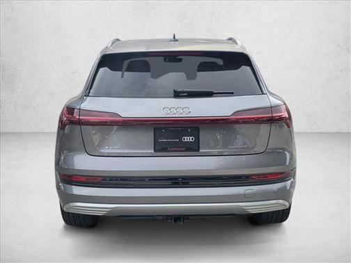 2021 Audi e-tron Premium Plus