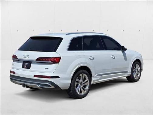 2023 Audi Q7 45 Premium