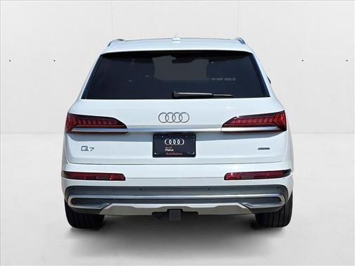 2023 Audi Q7 45 Premium