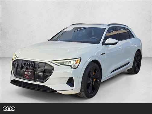 2022 Audi e-tron Premium Plus