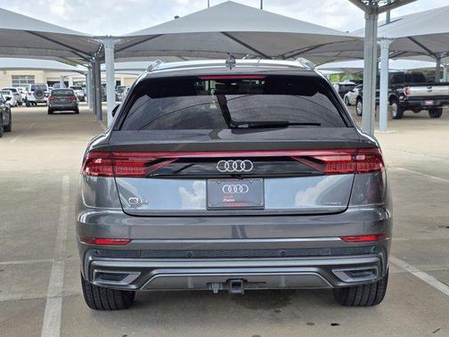 Daytona Gray Pearl Effect 2021 Audi Q8 55 Premium Plus