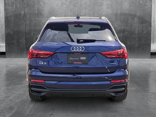 2024 Audi Q3 Premium 45 TFSI S line quattro Tiptronic
