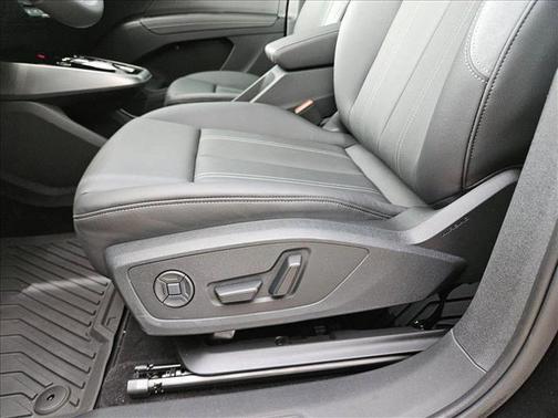 2025 Audi Q4 e-tron Premium Plus 55 quattro