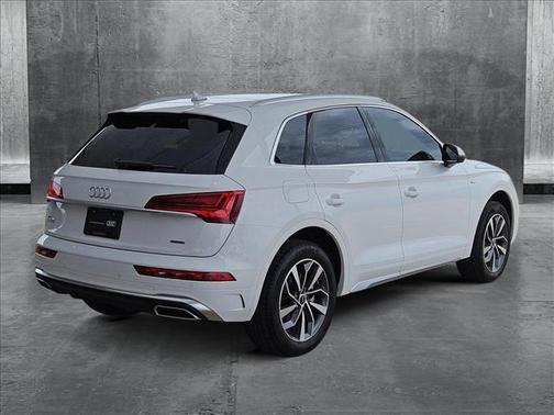 2024 Audi Q5 45 S line Premium