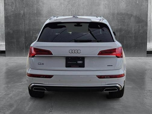 2024 Audi Q5 45 S line Premium