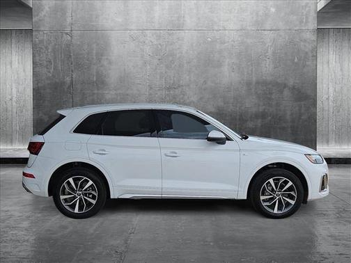 2024 Audi Q5 45 S line Premium