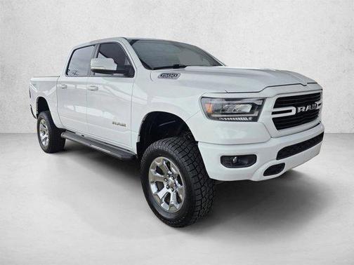 Bright White Clearcoat 2020 RAM 1500 Big Horn/Lone Star