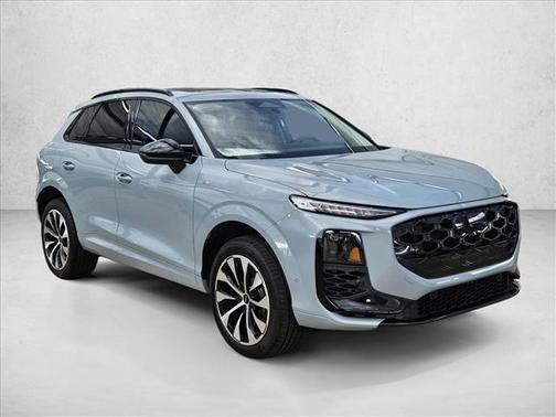 Arrow Gray Pearl Effect 2026 Audi Q3 TFSI quattro S tronic