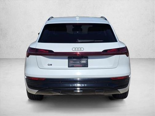 2024 Audi Q8 e-tron Prestige