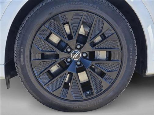 2024 Audi Q8 e-tron Prestige