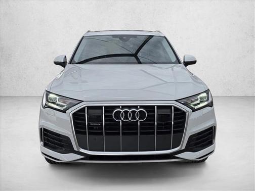 2023 Audi Q7 45 Premium
