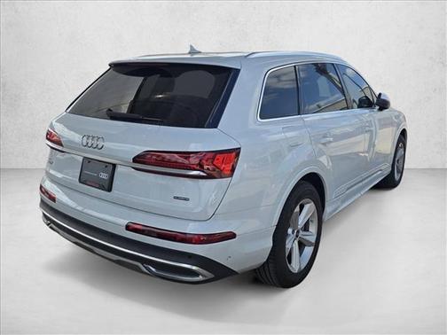 2023 Audi Q7 45 Premium