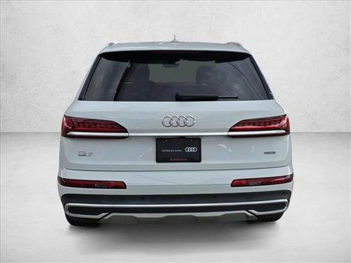 2023 Audi Q7 45 Premium