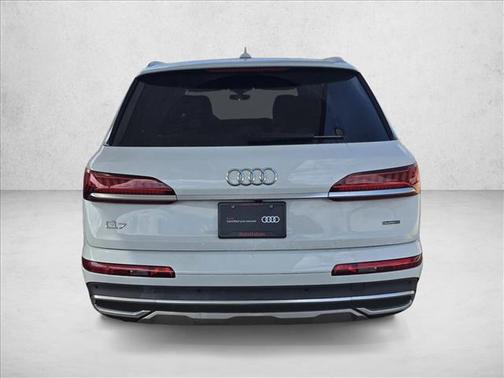 2023 Audi Q7 45 Premium
