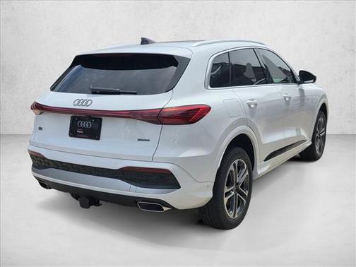 Arkona White 2026 Audi Q5 Premium Plus TFSI quattro S tronic